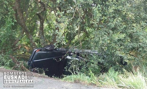 Cinco Heridos Uno Trasladado Al Hospital Tras Caer Un Coche Por Un